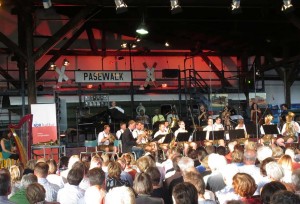 Der Lokschuppen in Pasewalk während eines Konzertes im Jahre 2013.