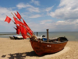 Im Urlaub auf Usedom können Sie nicht nur die letzten Fischerboote am Strand begutachten, sondern auch viel erleben und entspannen.
