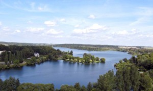 Genießen Sie die Blicke auf die vielen Seen beim Urlaub in der Mecklenburgischen Seenplatte.